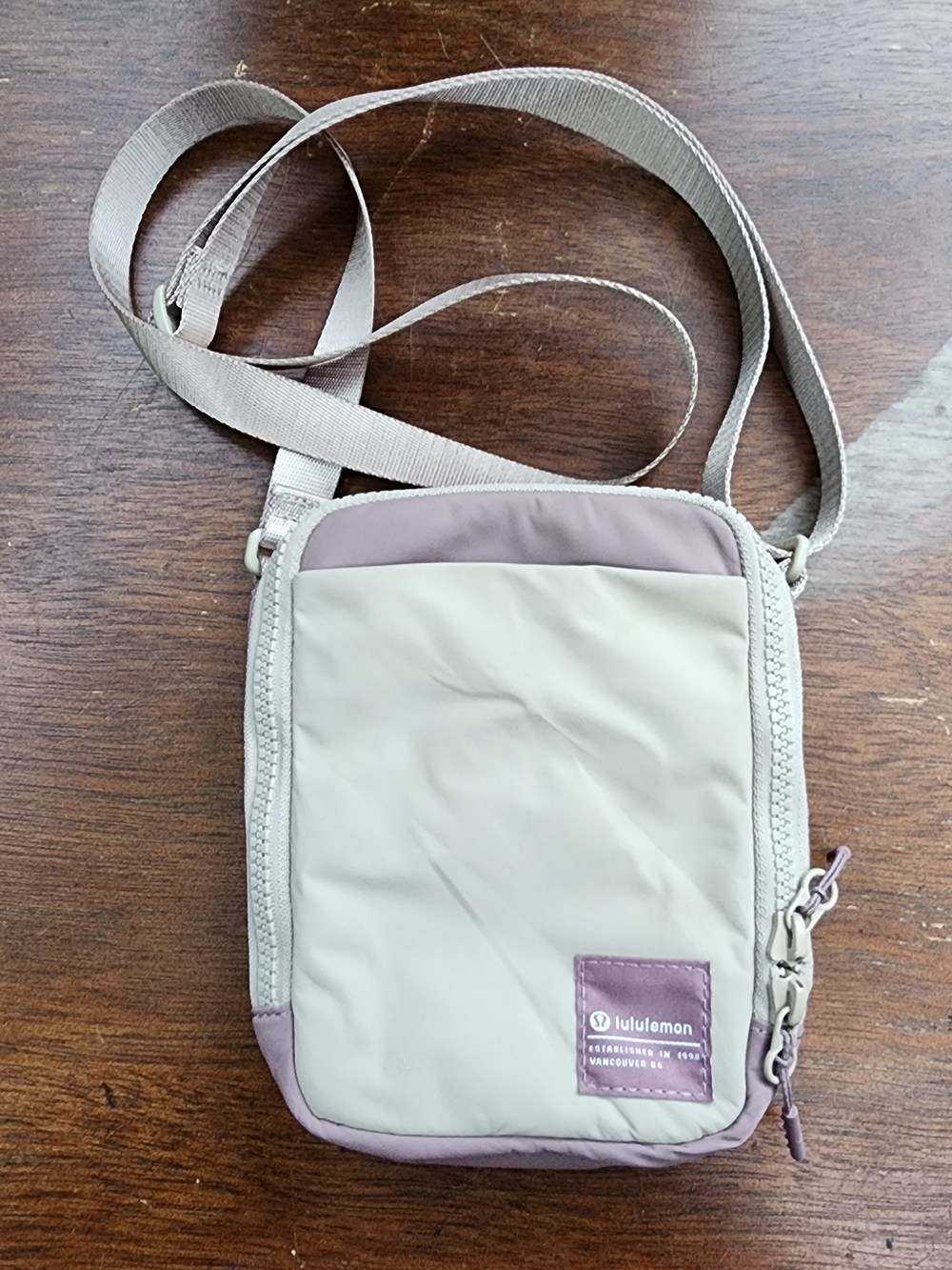 Lululemon Easy Access Crossbody Bag 1.5L Grey Sage White Opal Pink